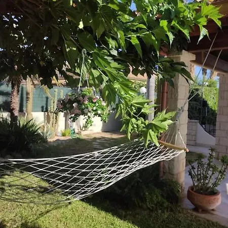Villino Sikelos Casuzze Hébergement de vacances Villaggio Azzurro